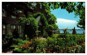 Postcard GARDEN SCENE Salem Massachusetts MA AQ0162