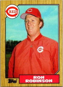 1987 Topps Baseball Card Ron Robinson Cincinnati Reds sk3304