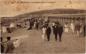 CPA Deauville Les Nouveaux Bains et la Plage FRANCE (1286389)