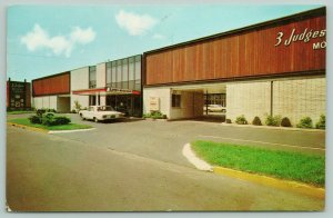 New Haven Connecticut~3 Judges Motor Lodge~AAA Restaurant~c1960 Postcard 