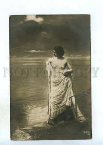 532051 NUDE Belle Woman Sea coast Vintage PHOTO postcard