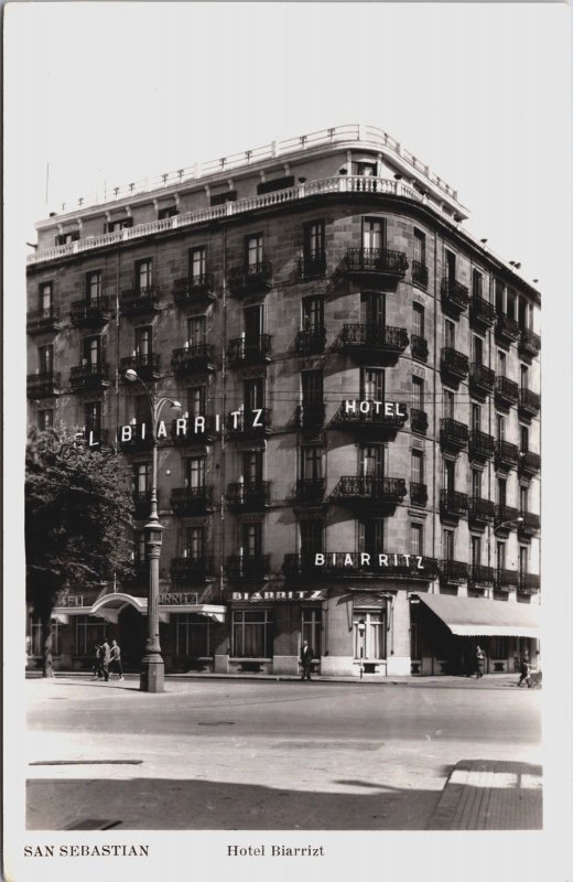 Spain San Sebastian Hotel Biarritz Vintage RPPC C192