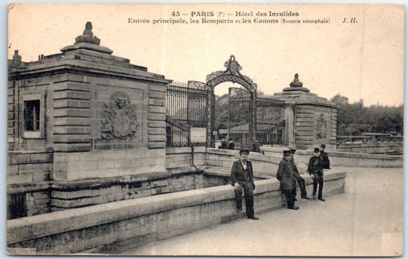 Postcard - Main entrance, the Ramparts & the Canons, Hotel des Invalides, France