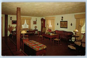 Homestead Iowa Postcard Die Heimat Motor Hotel Lobby Interior View 1960 Unposted