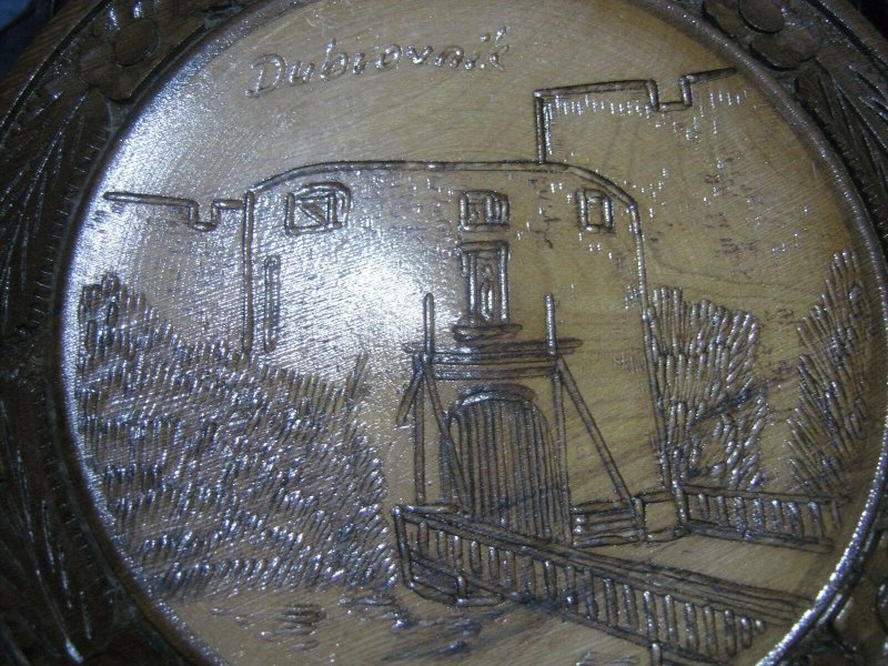 Great wooden souvenir plate plaque Dubrovnik Castle approx 8½ ins wide