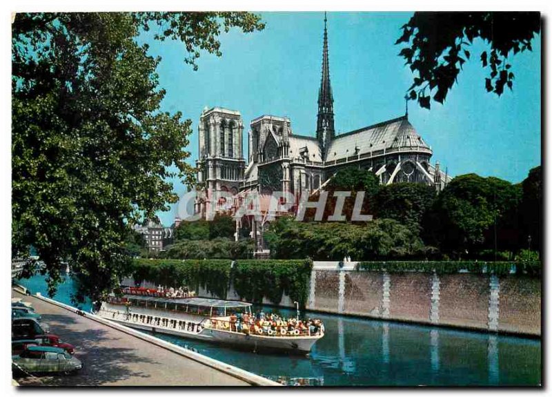 Modern Postcard Paris Notre Dame de Paris and Parisian Bateau Mouche