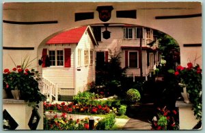 Entrance to Cottages Scaroon Manor Schroon Lake New York NY Chrome Postcard A12