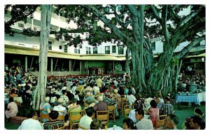 Postcard HOTEL SCENE Honolulu - Waikiki Hawaii HI AQ0845