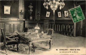 CPA Levallois Perret Hotel de Ville Le Cabinet de M. Le Maire (1311130)