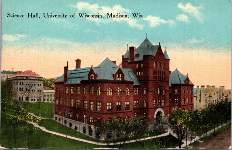 Postcard Science Hall, University of Wisconsin in Madison, Wisconsin