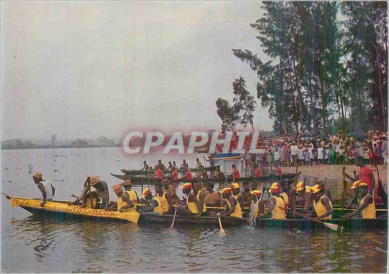 Postcard Modern Madagascar canoes race on the East Coast