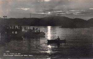 ACAPULCO GUERRERO MEXICO EN EL MUELLE UN AMANECER~ REAL PHOTO POSTCARD 1940s