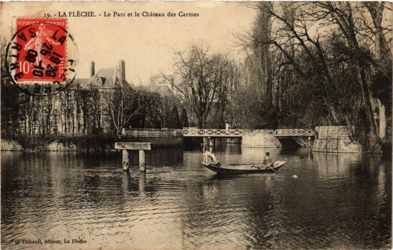 CPA La FLECHE - Le Parc et le Chateau des Carmes (299413)