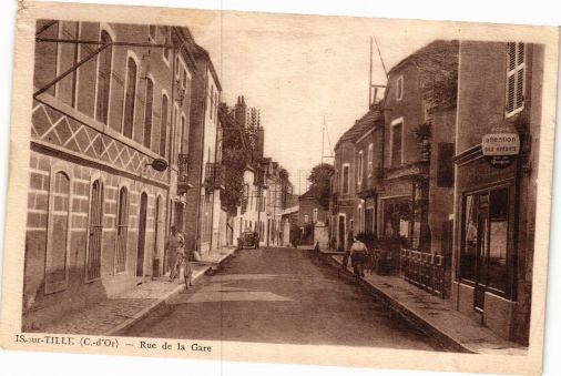 CPA IS-sur-TILLE - Rue de la Gare (176105)