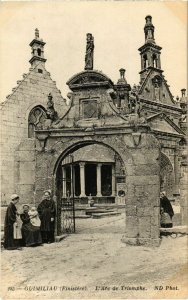 CPA Guimiliau - L'Arc de Triomphe (1033125)