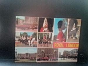 Postcard  Her Majesty Queen Elizabeth Royal Guards in London, England. Z1