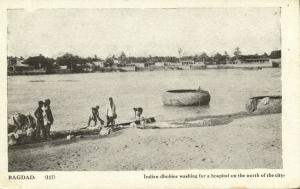 iraq, BAGHDAD, Indian Dhobies Washing for Hospital on the North of the City 1930