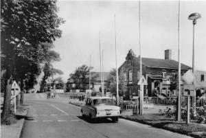 BG22124 ostseebad zingst strandstrasse car voiture  germany CPSM 14.5x9cm