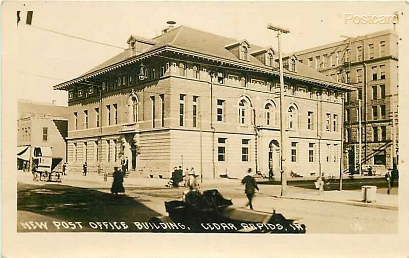 IA, Cedar Rapids, Iowa, Post Office Building, No. 10, RPPC