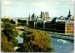 M-80924 The Conciergerie Notre-Dame and the Sainte-Chapelle Paris France