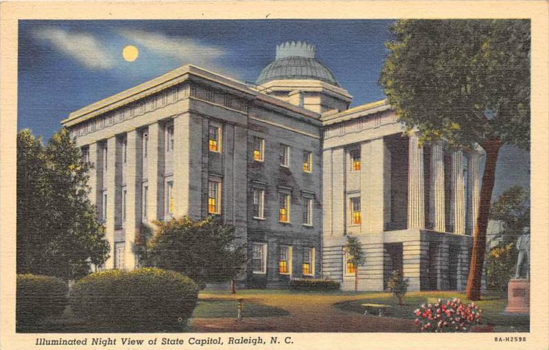 9038  NC Raleigh   Illuminated Night View of State Capitol