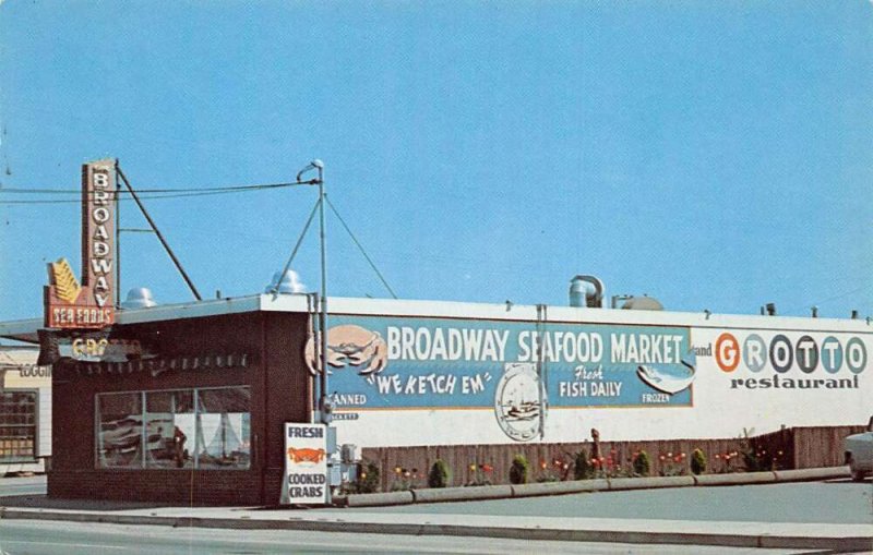 Eureka California Broadway Seafood Grotto and Market Vintage Postcard AA63758