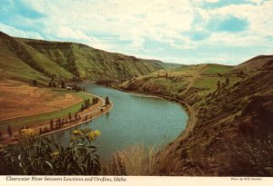 Clearwater River Between Lewistion and Ofofino,ID