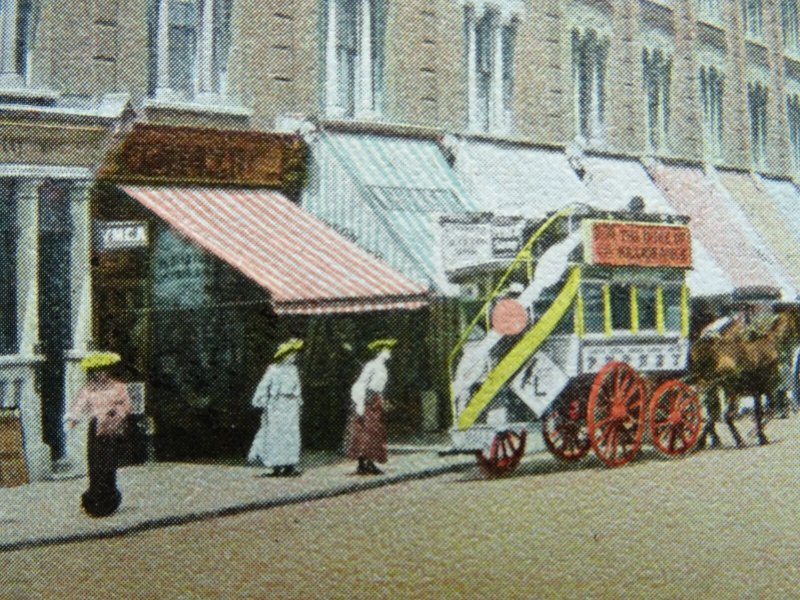 London PUTNEY High Street showing PUTNEY POST OFFICE c1905 Postcard