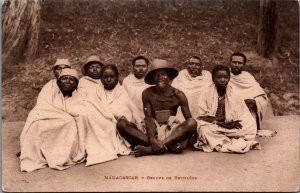 Madagascar Groupe De Betsileos Natives Vintage Postcard C047