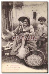 Pyrenean types - Cramming d & # 39A Goose - Foie gras - child - Old Postcard