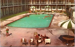 Postcard MO Columbia - Don Breckenridge's Ramada Inn - swimming pool