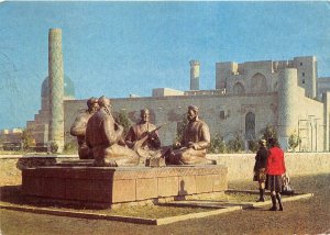 US39 postcard Uzbekistan statue and castle samarkand