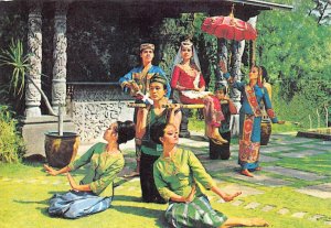Philippines Ethnic Singkil Princess Prince Dance from Mindanao postcard B829