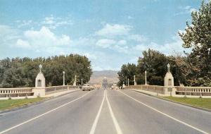 BOISE, ID Idaho   50's CARS~MEMORIAL BRIDGE~BOISE RIVER  c1950's Chrome Postcard