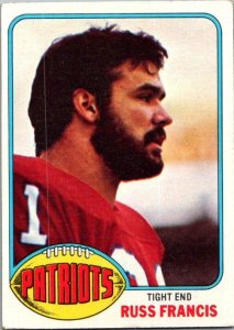 1976 Topps Football Card Russ Francis New England Patriots sk4413