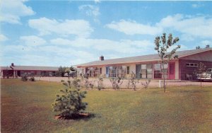 Eau Claire Wisconsin WI 1950s Postcard Motel Eau Claire