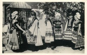 Folk costumes Hungary popular dancers of Mezokovesd