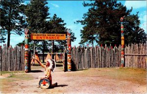 Escanaba, MI Michigan  HIAWATHA INDIAN VILLAGE  1954 Native American Postcard