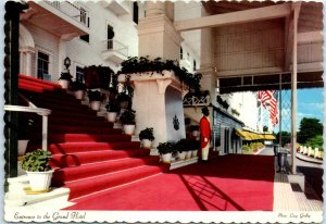 Postcard - Entrance To The Grand Hotel - Mackinac Island, Michigan