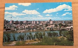 VINTAGE POSTCARD UNUSED - CALGARY, ALBERTA, CANADA