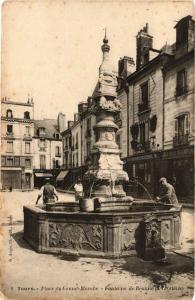 CPA TOURS-Place du Grand-Marché-Fontaine de Beaune (266184)