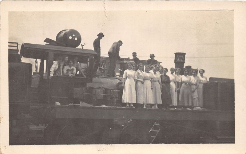 J32/ Interesting RPPC Postcard c1910 Railroad Locomotive Women 290