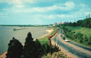 Postcard Riverside Drive With The Mighty Mississippi At Left & Memphis Skyline