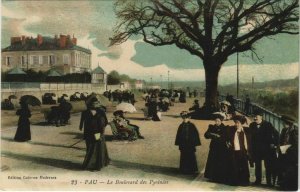 CPA PAU - Le Boulevard des Pyrenées (126698)