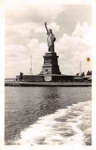 Statue of Liberty New York City, USA Unused real photo