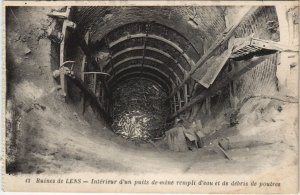 CPA Ruines de LENS-Intérieur d'un puits de mine rempli d'eau et de débri (44107)