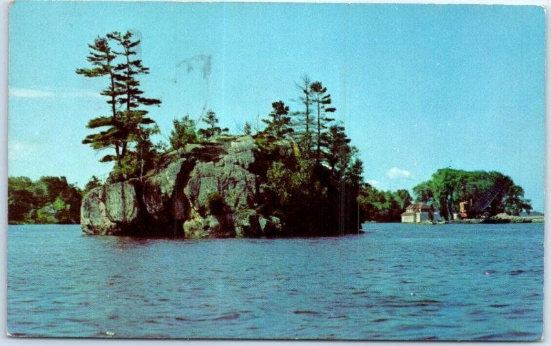 Postcard - Devils Oven, Thousand Islands - New York