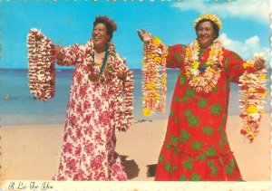 Hawaiian Women Holding Leis 1977 Continental Postcard