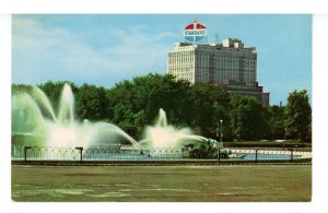 IL - Chicago. Standard Oil Co Building from Buckingham Fountain ca 1950's