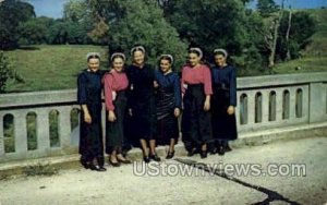 Group of Amish Girls - Lancaster, Pennsylvania